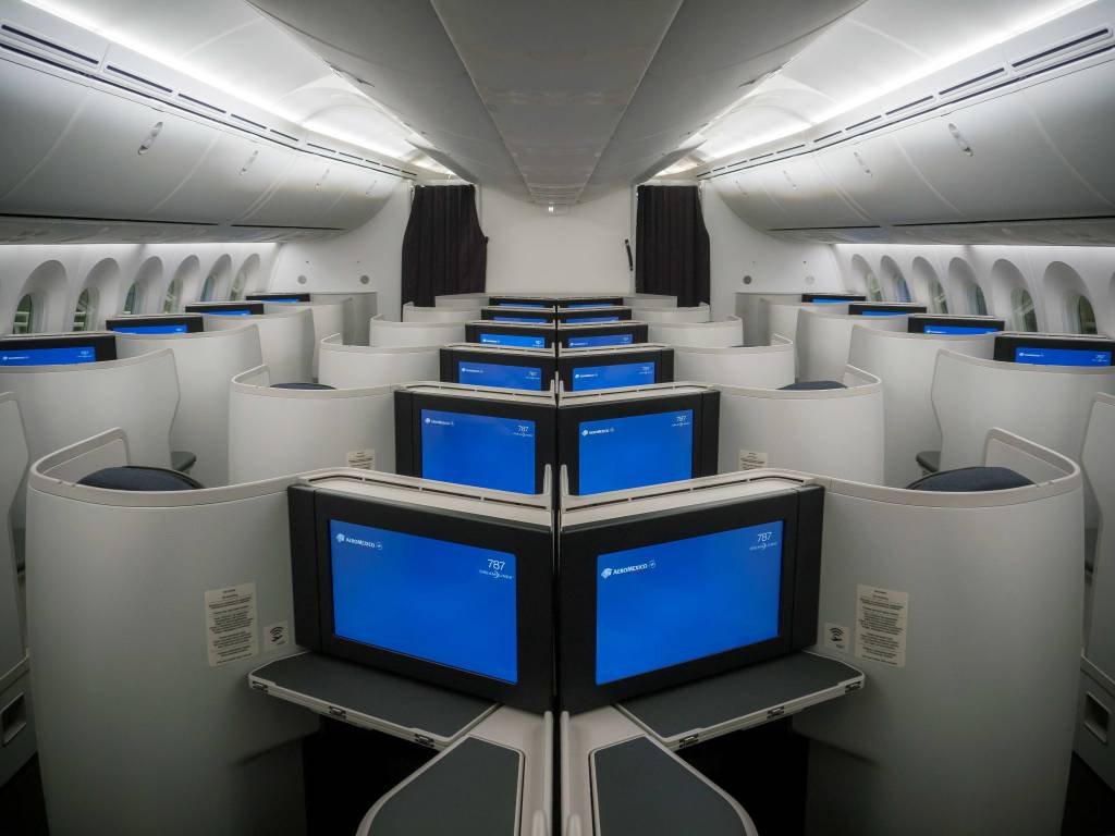 Aeromexico 787-9 Dreamliner Interiors by New Territory