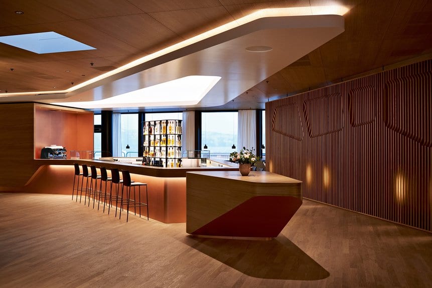 Swiss air first class lounge