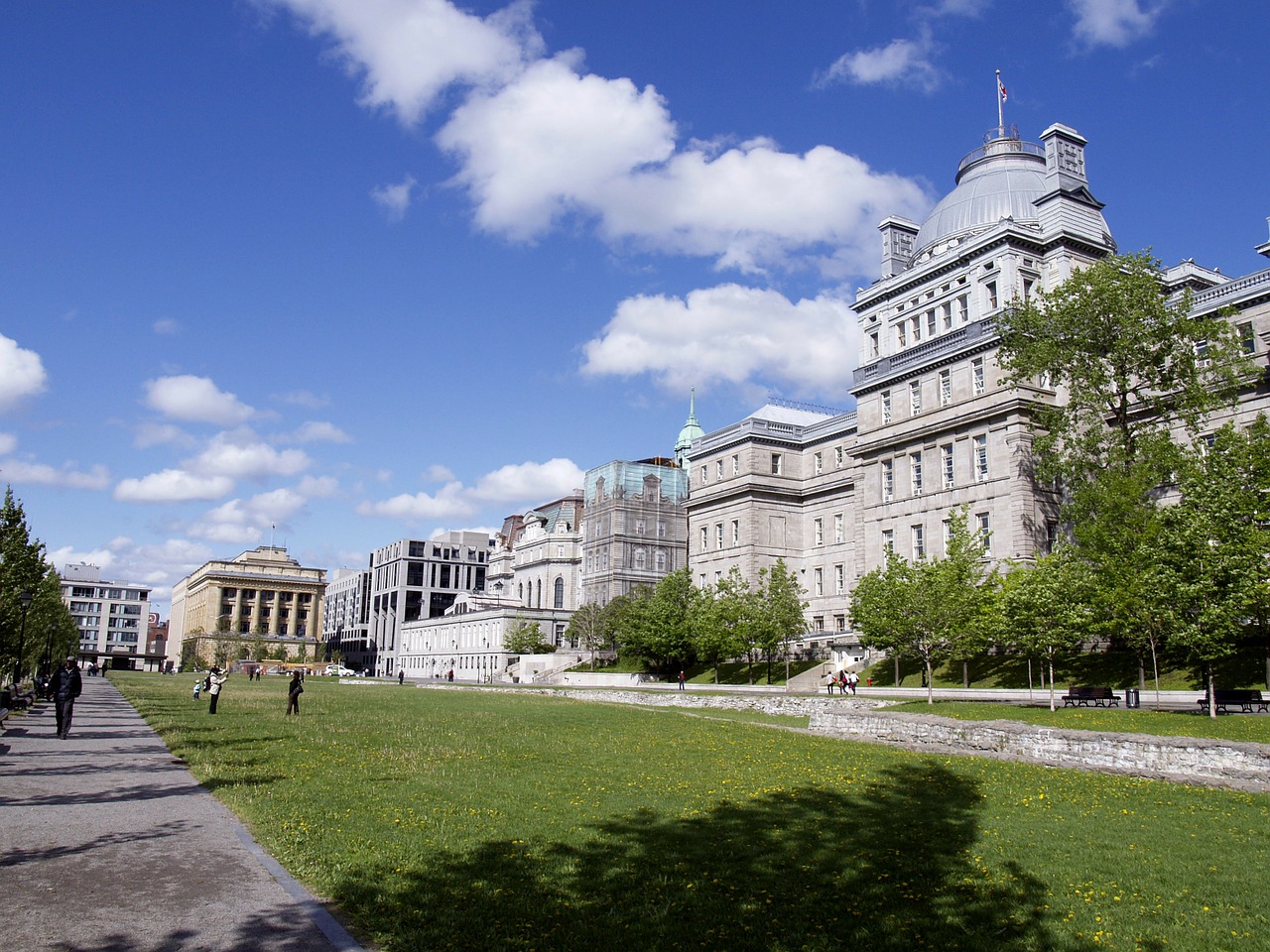 Business Flights to Montreal