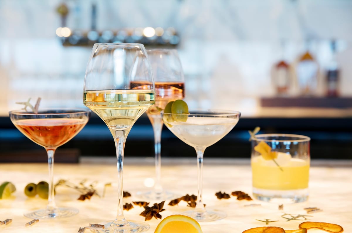 Cocktails at United Polaris lounge at SFO