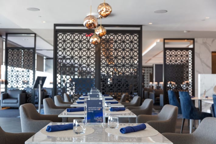 united-polaris-lounge-dining-room-at-ewr